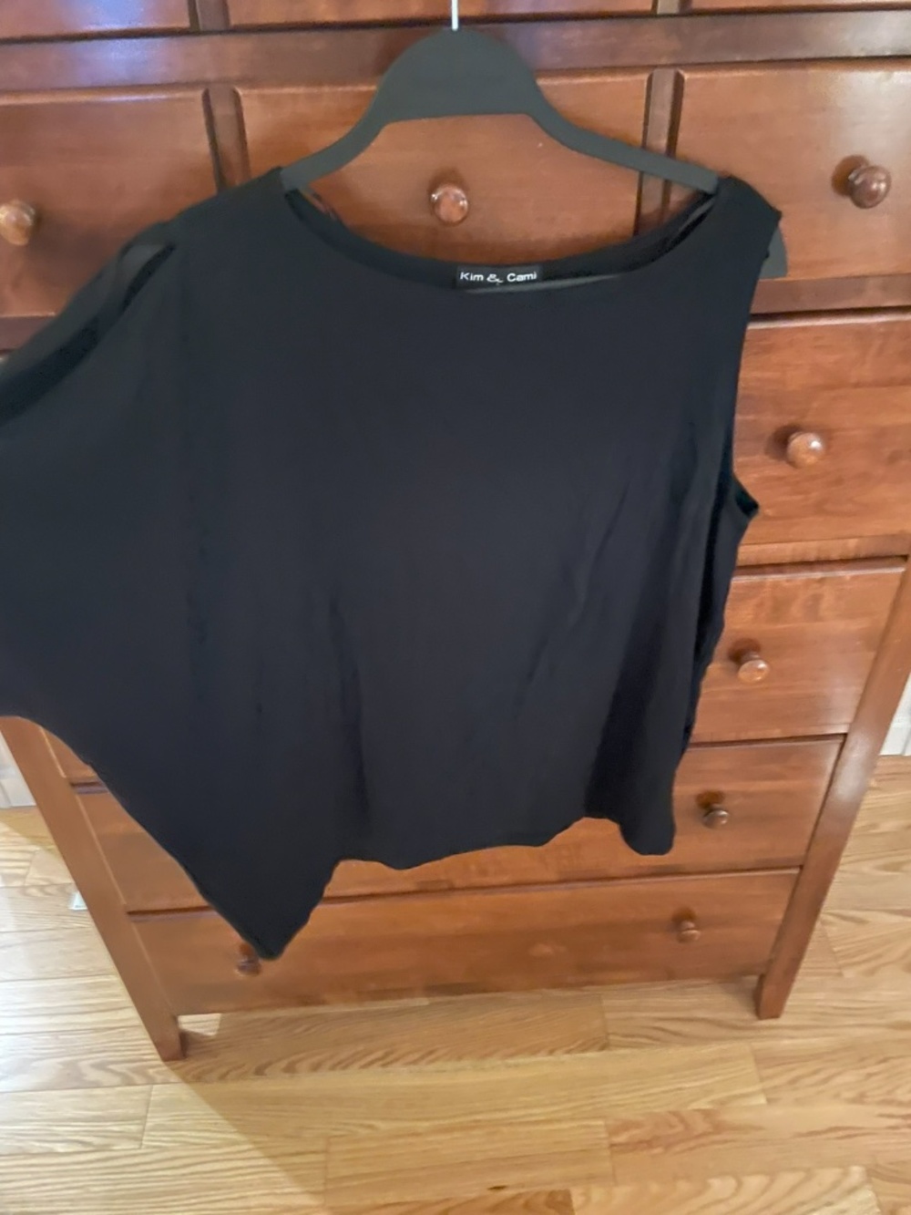 Kim & Cami, Black Top, One Sleeve, Other side Sleeveless, Unique